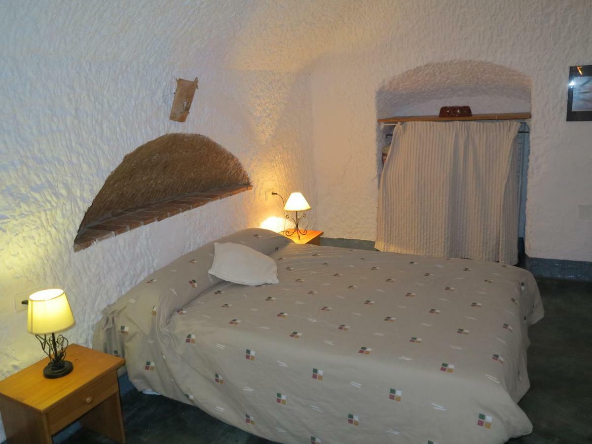 בית הארחה Graena 	Casa Cueva Lopera מראה חיצוני תמונה
